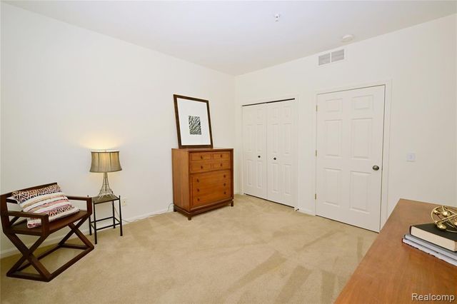 3263 Camden Drive, Troy, MI 48084