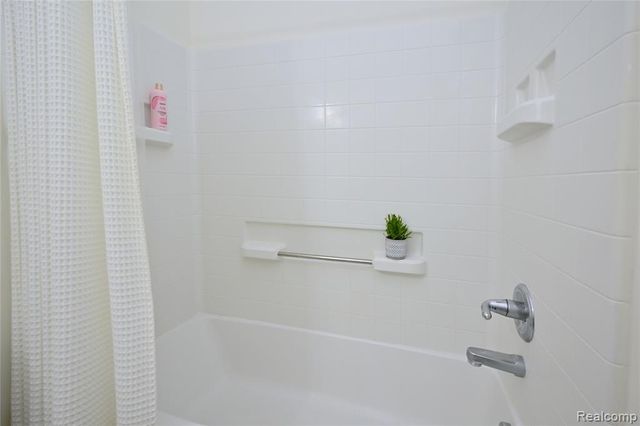 3263 Camden Drive, Troy, MI 48084