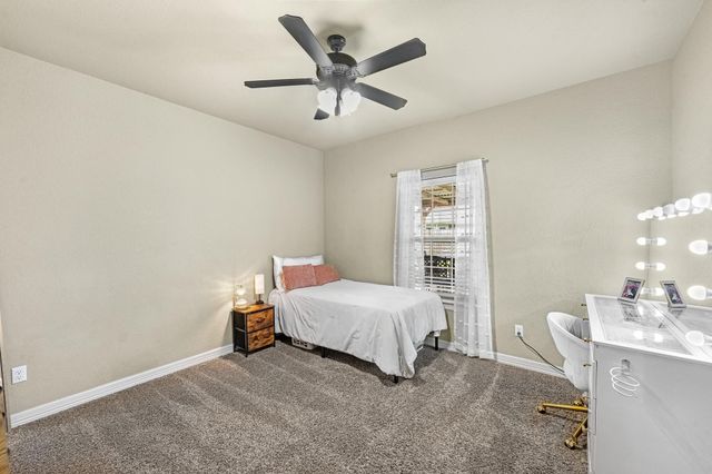 305 Poppy Street, Lake Jackson, TX 77566