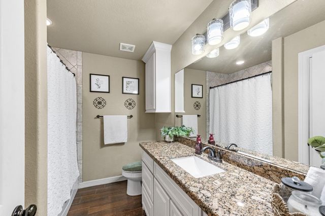 305 Poppy Street, Lake Jackson, TX 77566