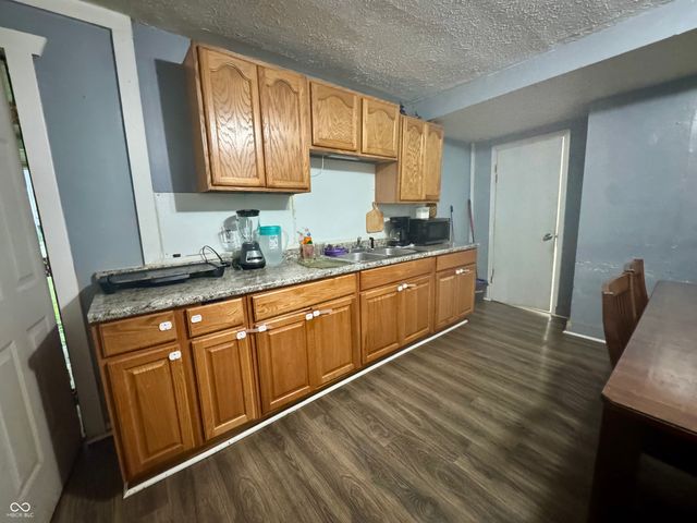 810 E Elmore Street, Crawfordsville, IN 47933