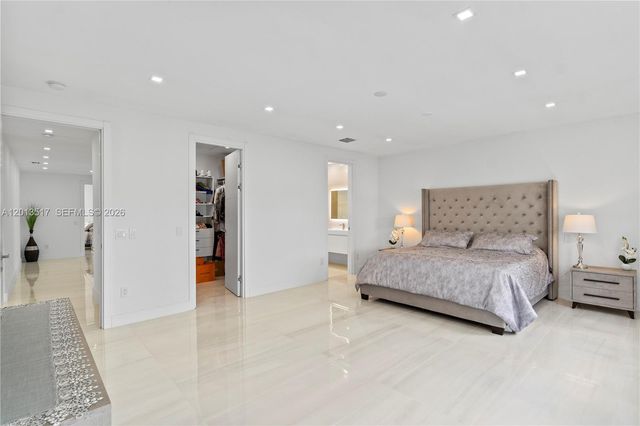 3188 NE 211th Ter, Aventura, FL 33180