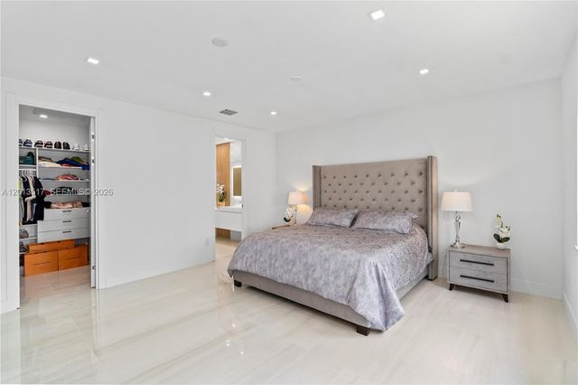 3188 NE 211th Ter, Aventura, FL 33180