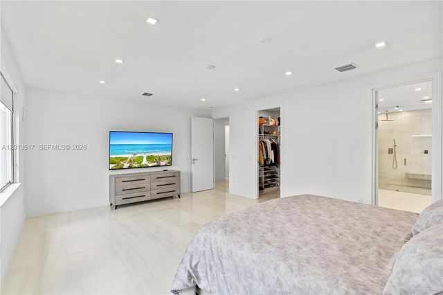 3188 NE 211th Ter, Aventura, FL 33180