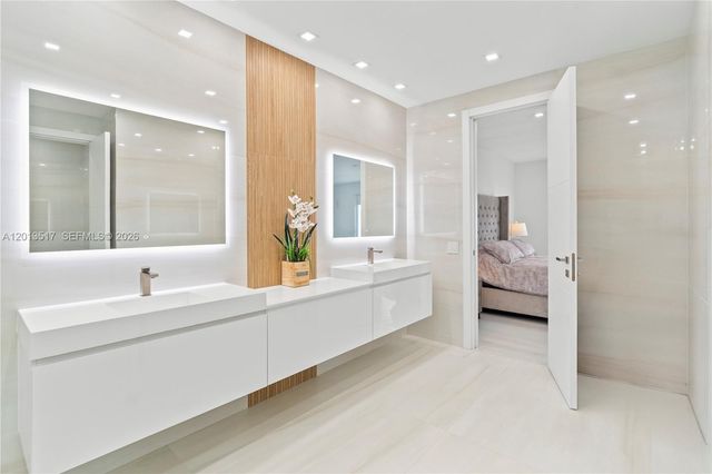 3188 NE 211th Ter, Aventura, FL 33180