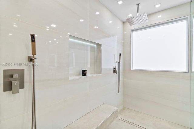 3188 NE 211th Ter, Aventura, FL 33180