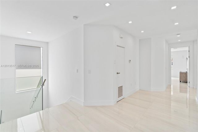 3188 NE 211th Ter, Aventura, FL 33180