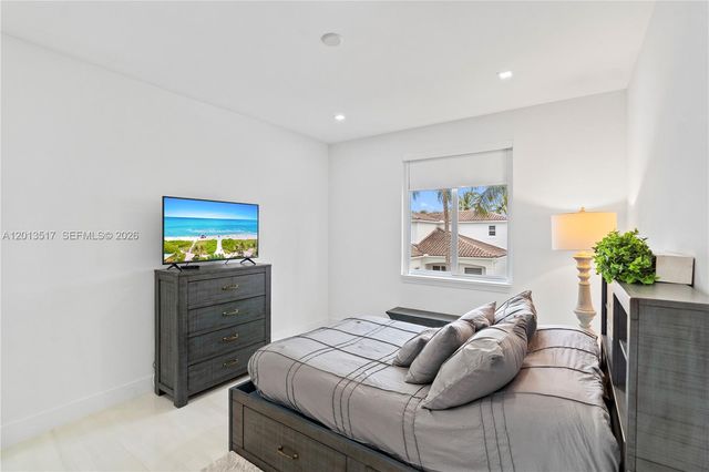 3188 NE 211th Ter, Aventura, FL 33180