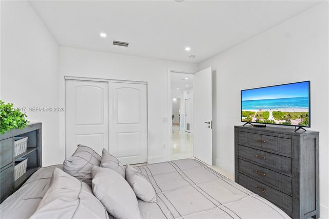 3188 NE 211th Ter, Aventura, FL 33180