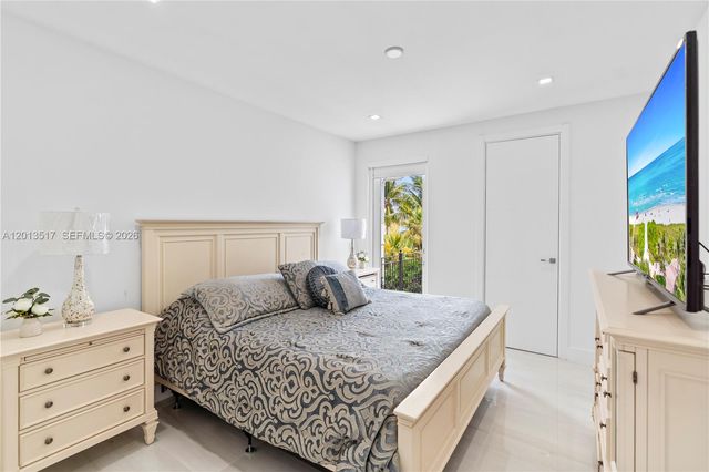3188 NE 211th Ter, Aventura, FL 33180