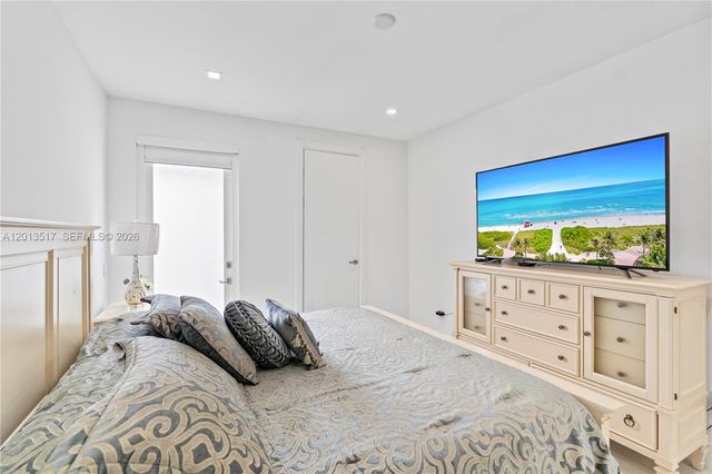 3188 NE 211th Ter, Aventura, FL 33180