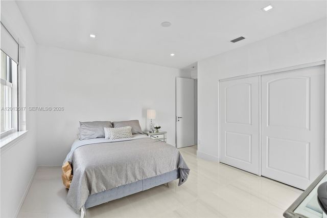 3188 NE 211th Ter, Aventura, FL 33180