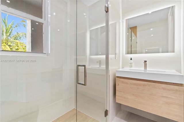 3188 NE 211th Ter, Aventura, FL 33180