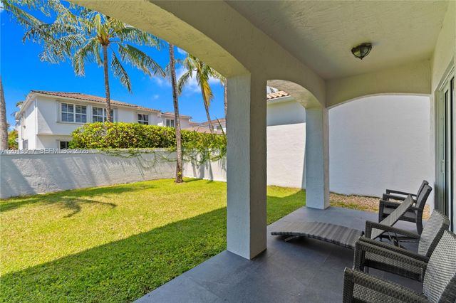 3188 NE 211th Ter, Aventura, FL 33180