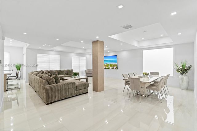 3188 NE 211th Ter, Aventura, FL 33180