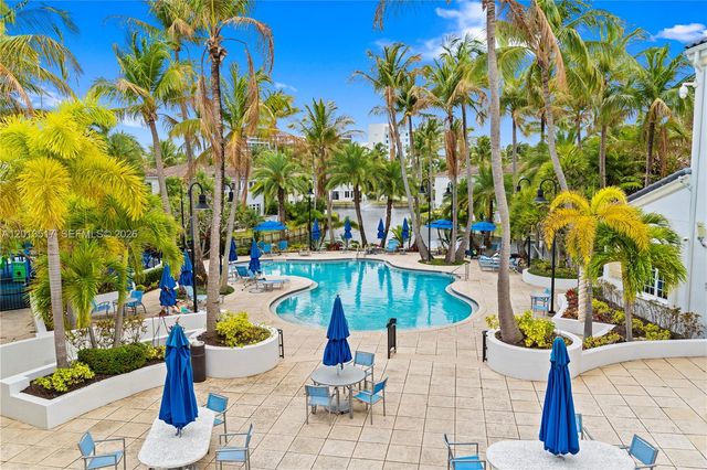 3188 NE 211th Ter, Aventura, FL 33180