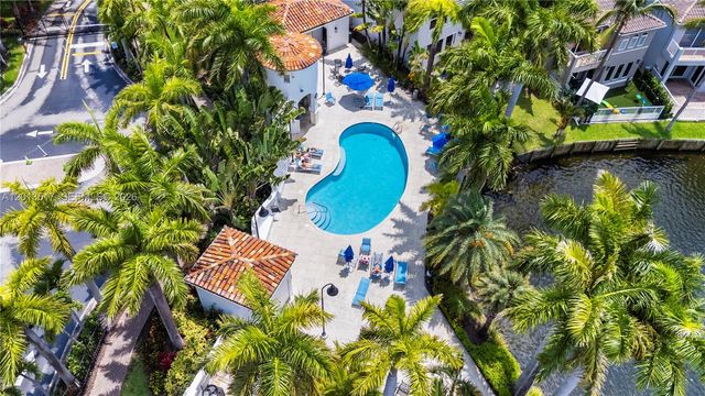 3188 NE 211th Ter, Aventura, FL 33180
