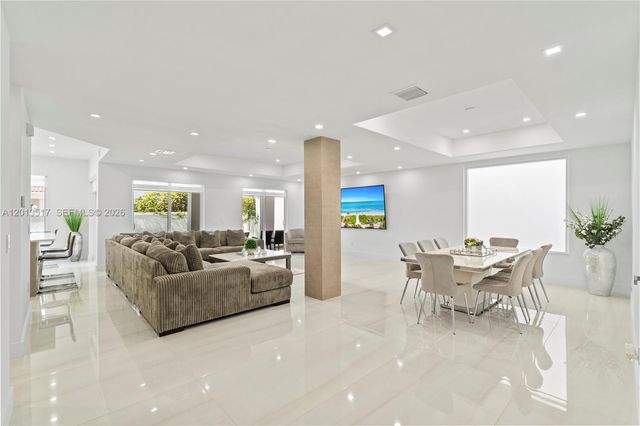 3188 NE 211th Ter, Aventura, FL 33180