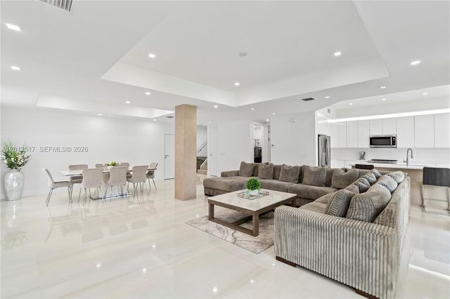 3188 NE 211th Ter, Aventura, FL 33180