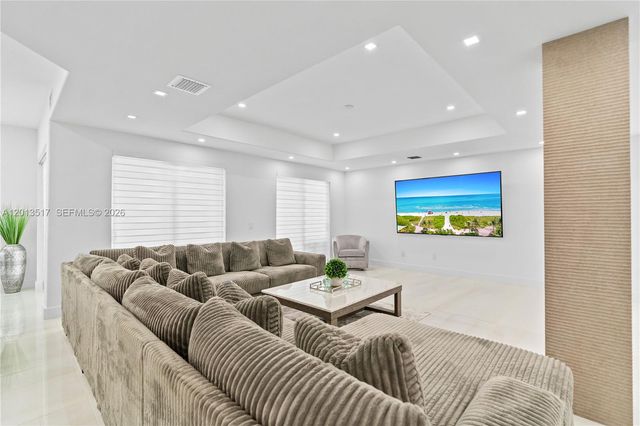 3188 NE 211th Ter, Aventura, FL 33180