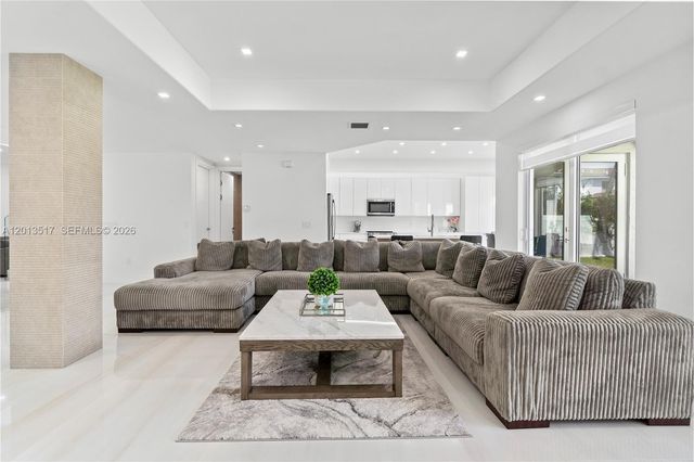 3188 NE 211th Ter, Aventura, FL 33180