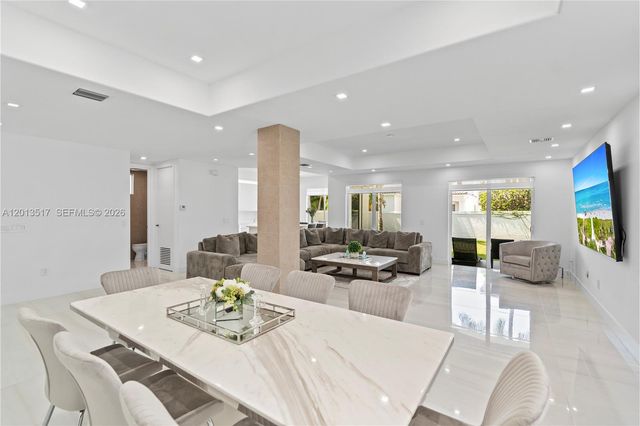 3188 NE 211th Ter, Aventura, FL 33180