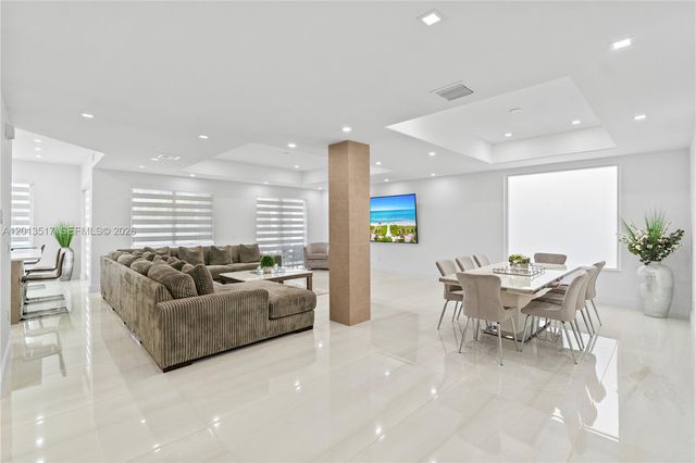 3188 NE 211th Ter, Aventura, FL 33180