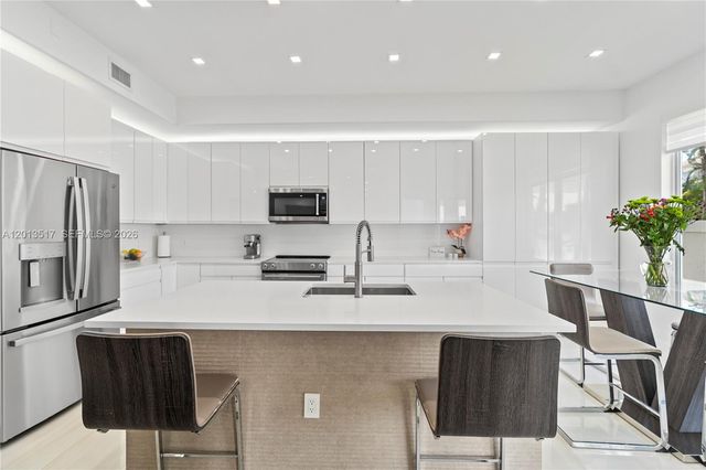 3188 NE 211th Ter, Aventura, FL 33180