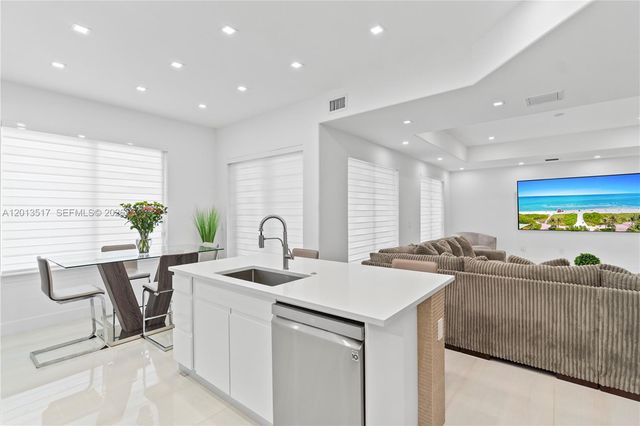3188 NE 211th Ter, Aventura, FL 33180