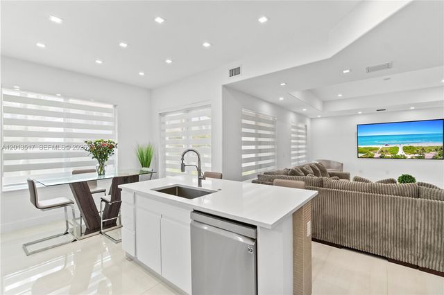 3188 NE 211th Ter, Aventura, FL 33180