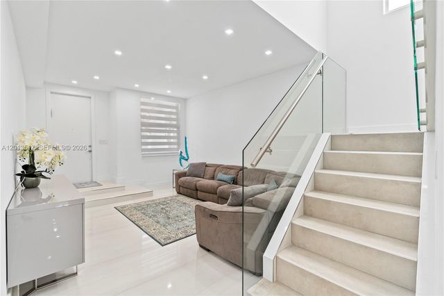 3188 NE 211th Ter, Aventura, FL 33180