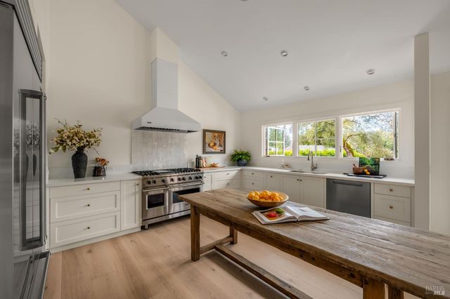 340 White Cottage Rd S, Angwin, CA 94508