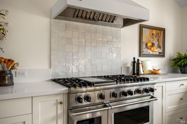 340 White Cottage Rd S, Angwin, CA 94508