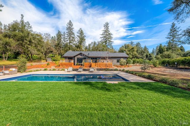 340 White Cottage Rd S, Angwin, CA 94508