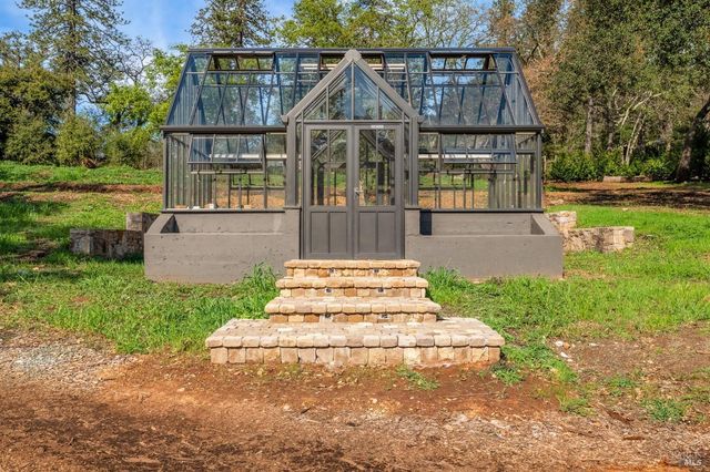 340 White Cottage Rd S, Angwin, CA 94508