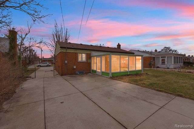 26800 Van Buren Road, Dearborn Heights, MI 48127