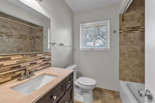 26800 Van Buren Road, Dearborn Heights, MI 48127