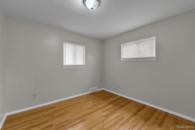 26800 Van Buren Road, Dearborn Heights, MI 48127