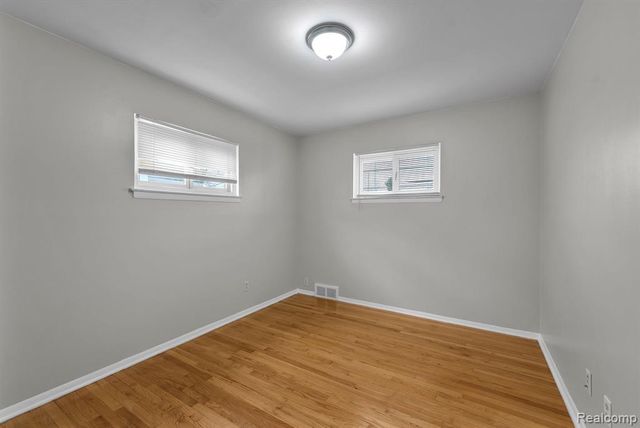 26800 Van Buren Road, Dearborn Heights, MI 48127