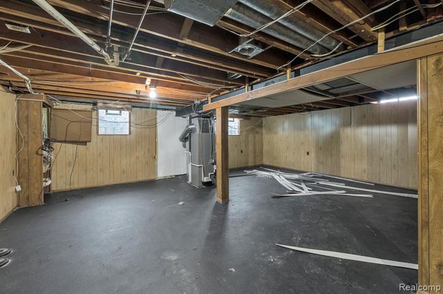 26800 Van Buren Road, Dearborn Heights, MI 48127