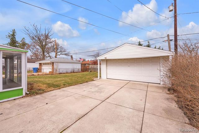 26800 Van Buren Road, Dearborn Heights, MI 48127
