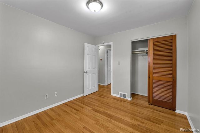 26800 Van Buren Road, Dearborn Heights, MI 48127