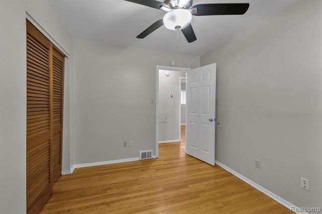 26800 Van Buren Road, Dearborn Heights, MI 48127