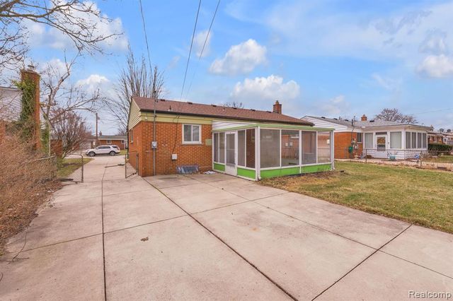 26800 Van Buren Road, Dearborn Heights, MI 48127