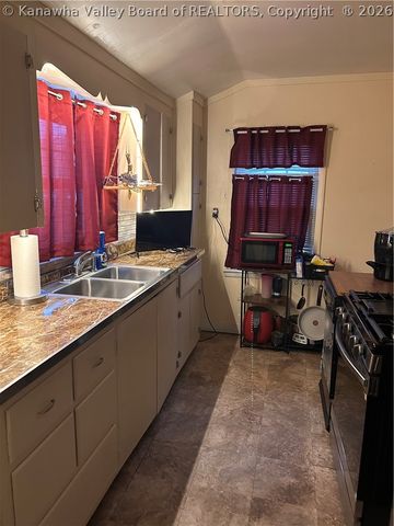 4628 Washington Avenue Se, Charleston, WV 25304