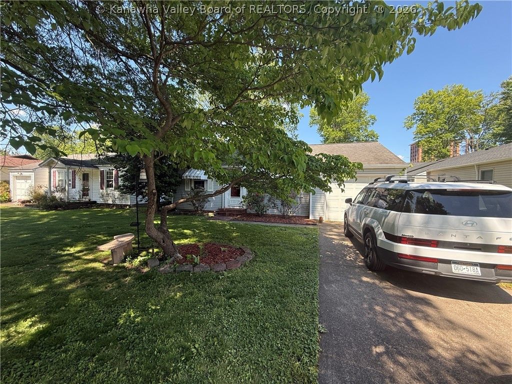 4628 Washington Avenue Se, Charleston, WV 25304