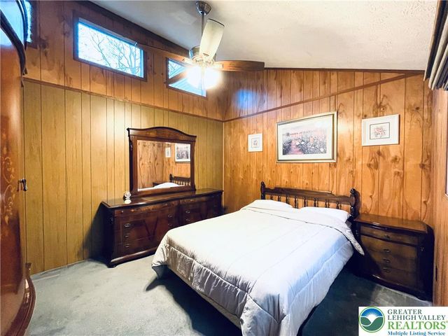 19 Livingston Lane, Clifton Twp, PA 18424
