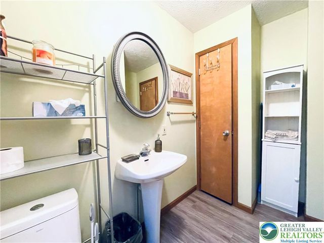 19 Livingston Lane, Clifton Twp, PA 18424