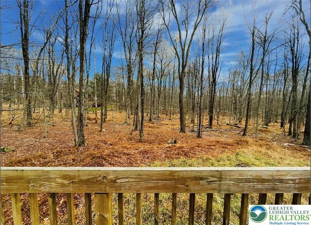19 Livingston Lane, Clifton Twp, PA 18424