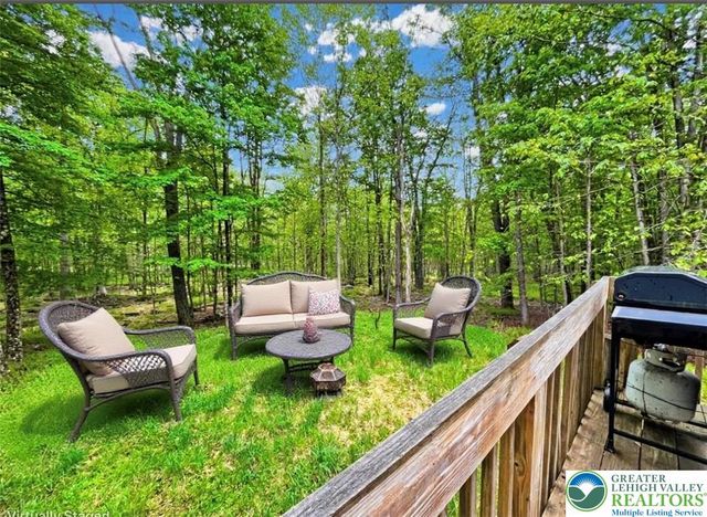 19 Livingston Lane, Clifton Twp, PA 18424